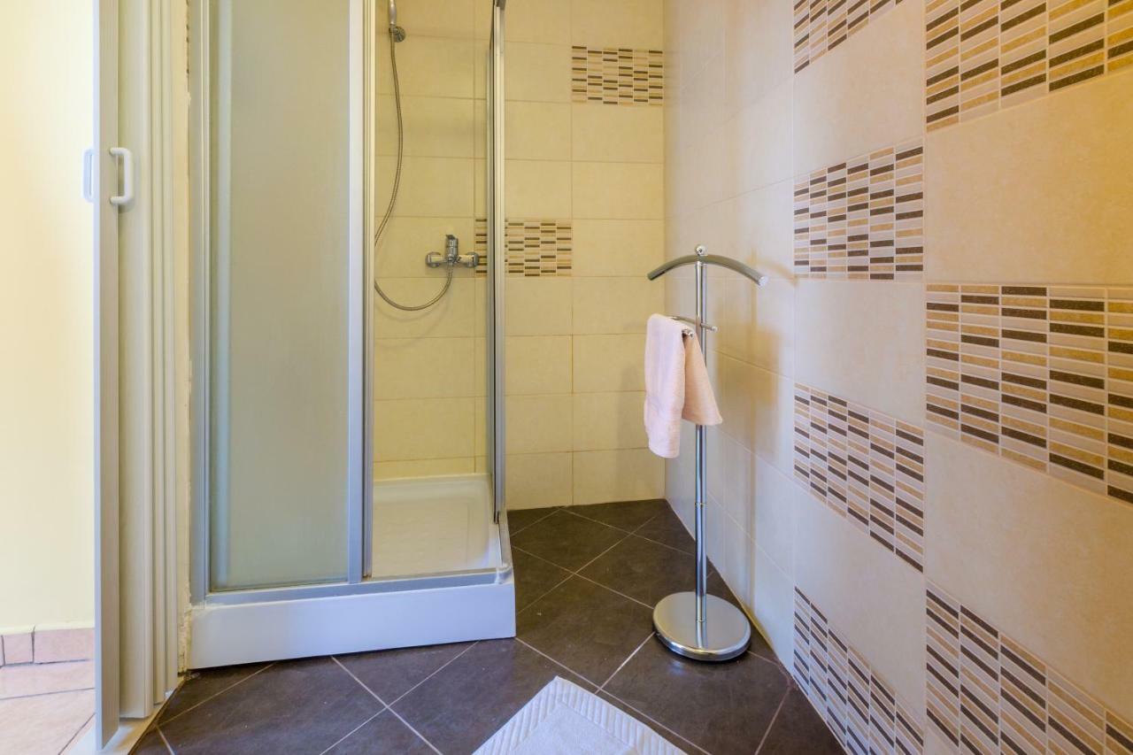 Apartmani Iris I Ana Crikvenica Buitenkant foto